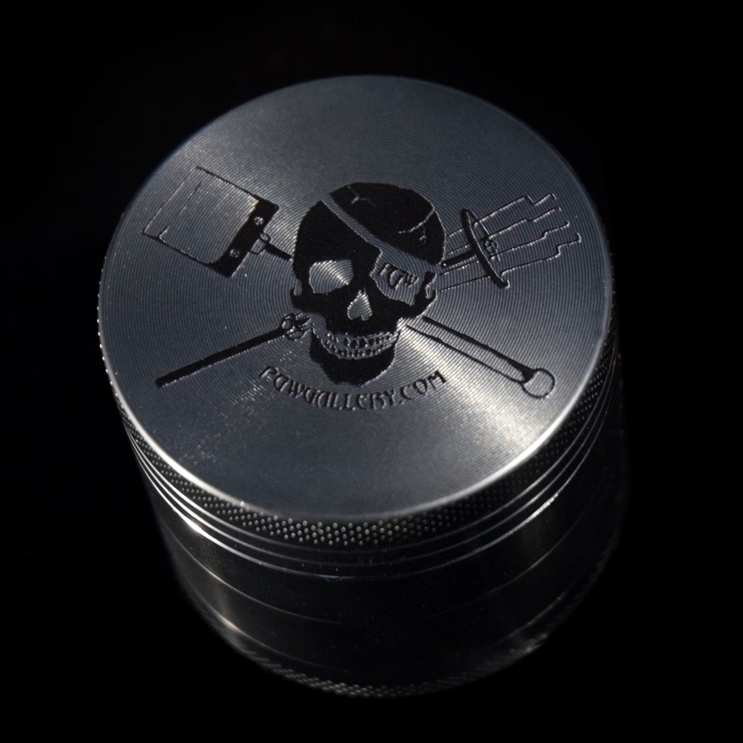 Silver skull grinder
