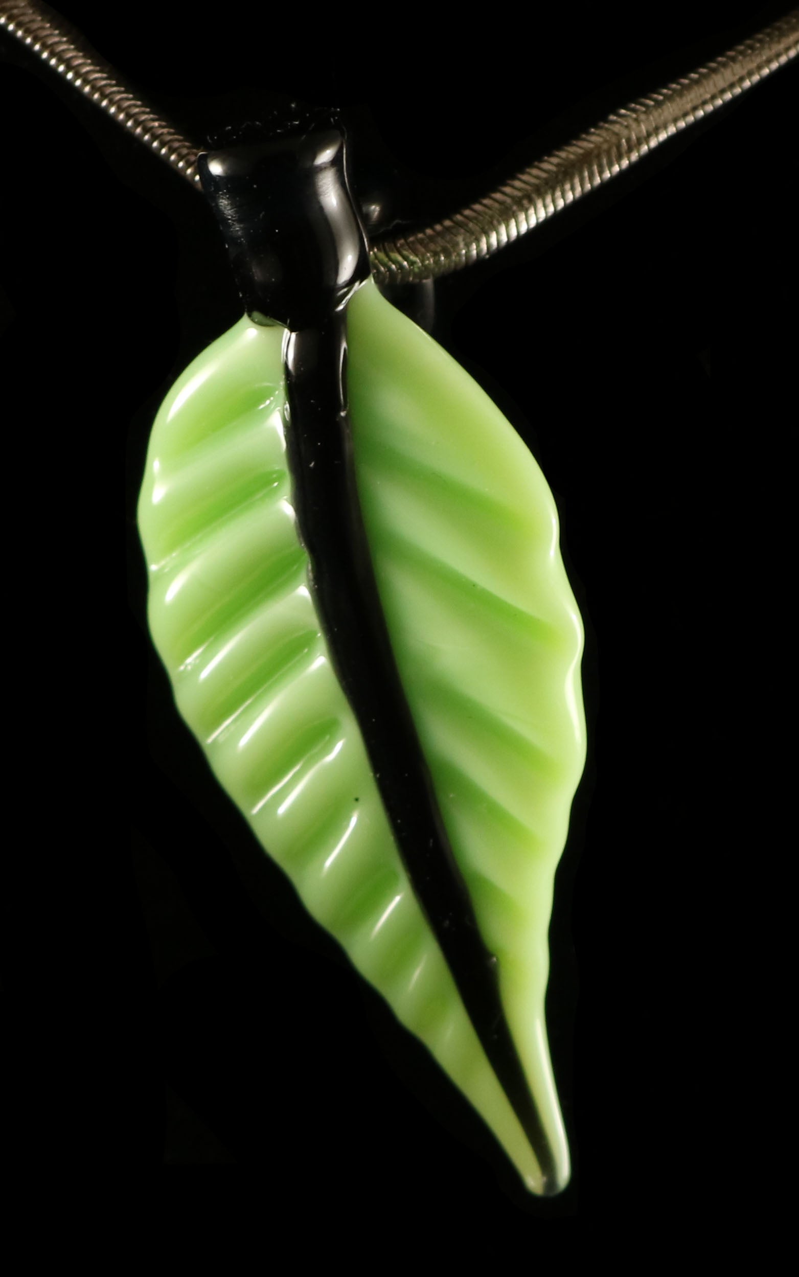 green leaf pendant